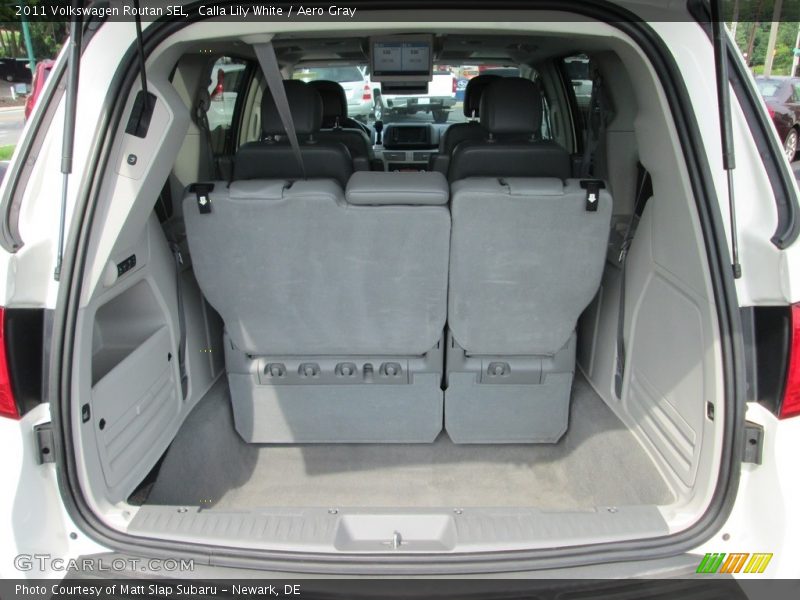 Calla Lily White / Aero Gray 2011 Volkswagen Routan SEL