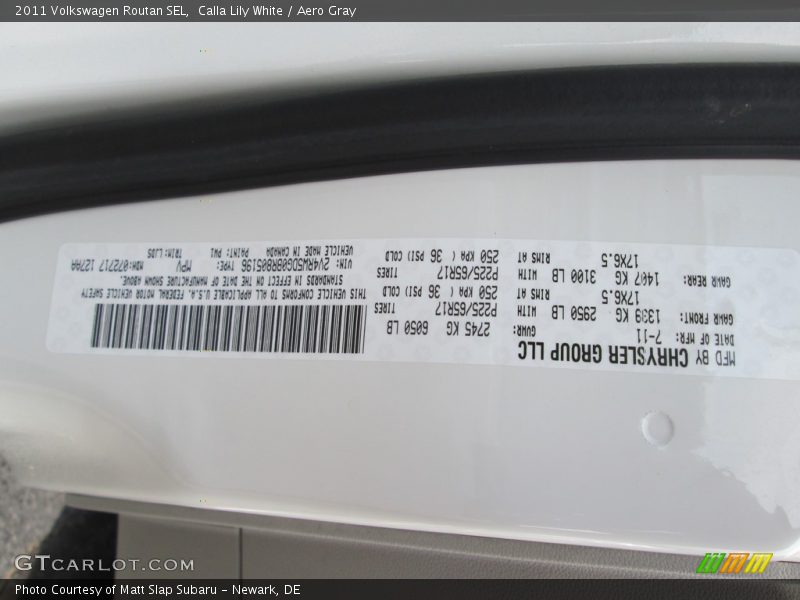 Calla Lily White / Aero Gray 2011 Volkswagen Routan SEL