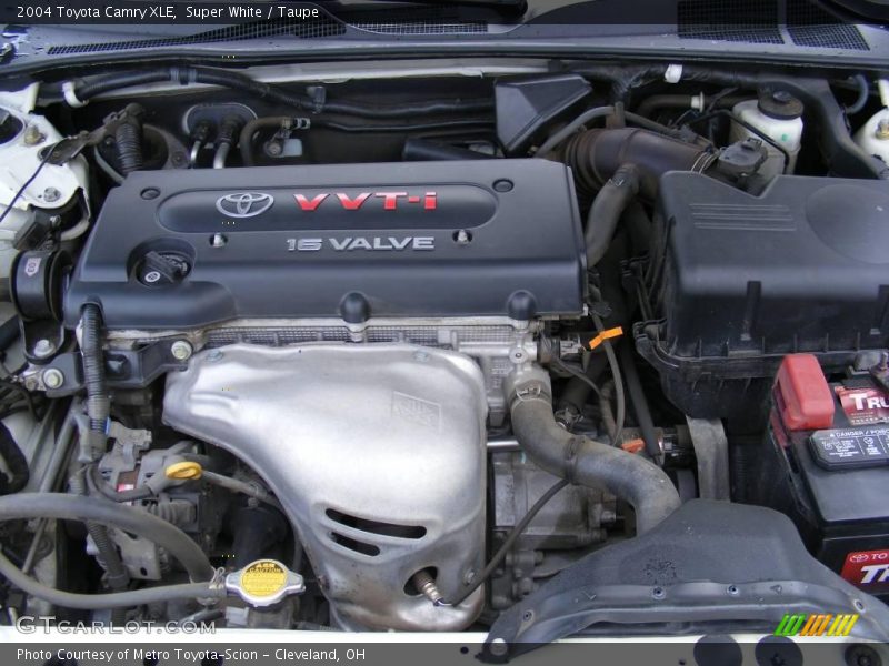 Super White / Taupe 2004 Toyota Camry XLE