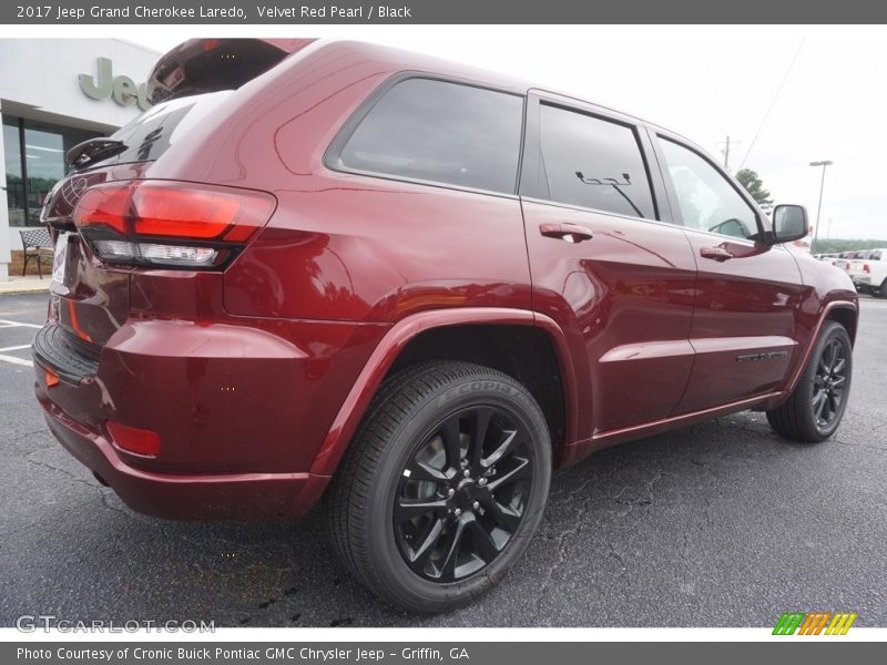 Velvet Red Pearl / Black 2017 Jeep Grand Cherokee Laredo