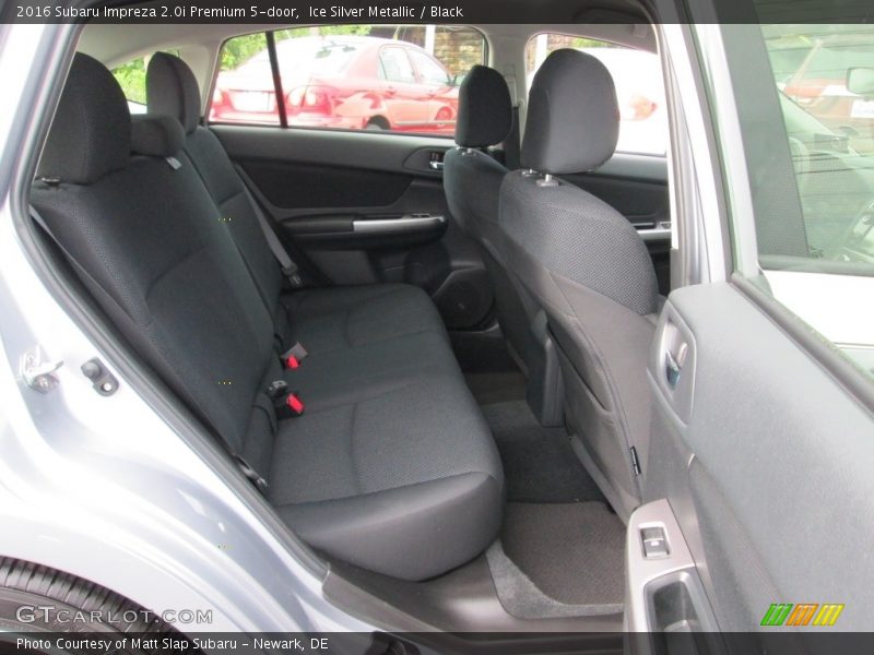 Ice Silver Metallic / Black 2016 Subaru Impreza 2.0i Premium 5-door