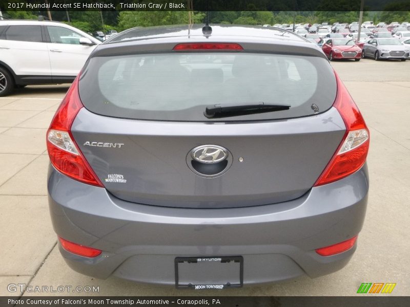 Triathlon Gray / Black 2017 Hyundai Accent SE Hatchback