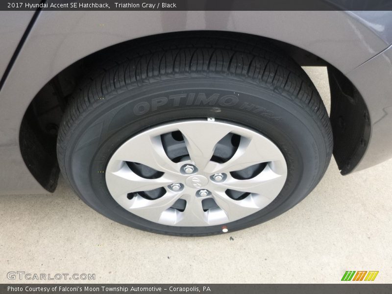 Triathlon Gray / Black 2017 Hyundai Accent SE Hatchback