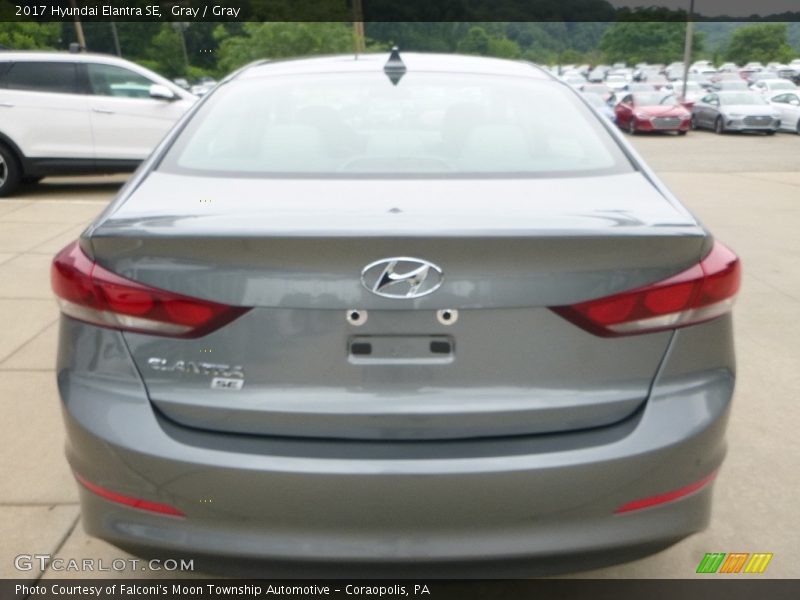 Gray / Gray 2017 Hyundai Elantra SE