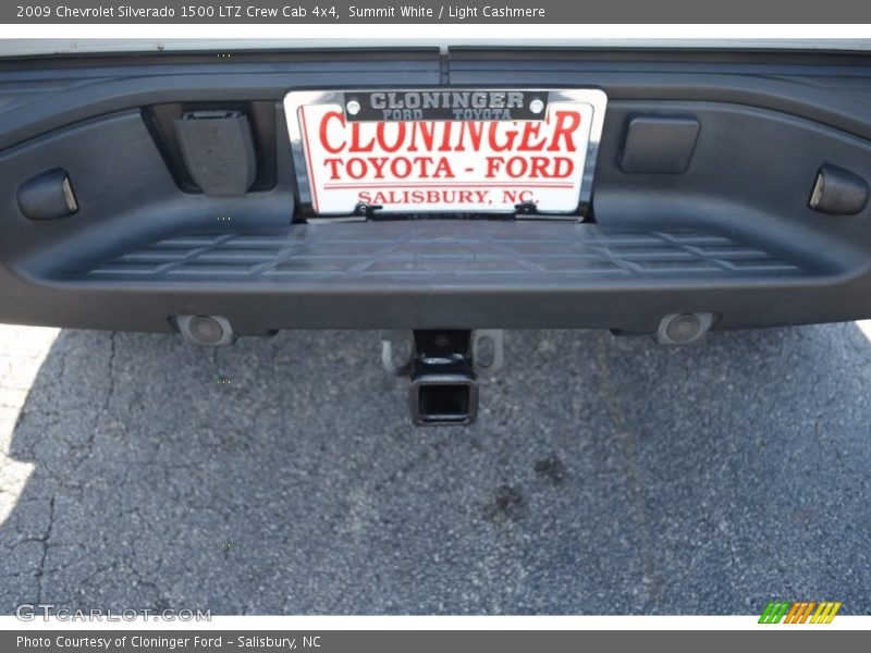 Summit White / Light Cashmere 2009 Chevrolet Silverado 1500 LTZ Crew Cab 4x4