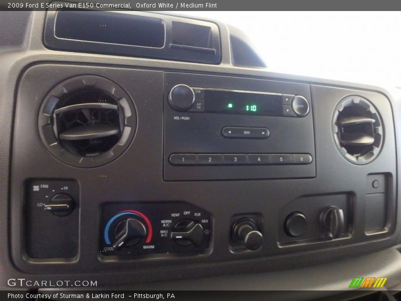 Oxford White / Medium Flint 2009 Ford E Series Van E150 Commercial