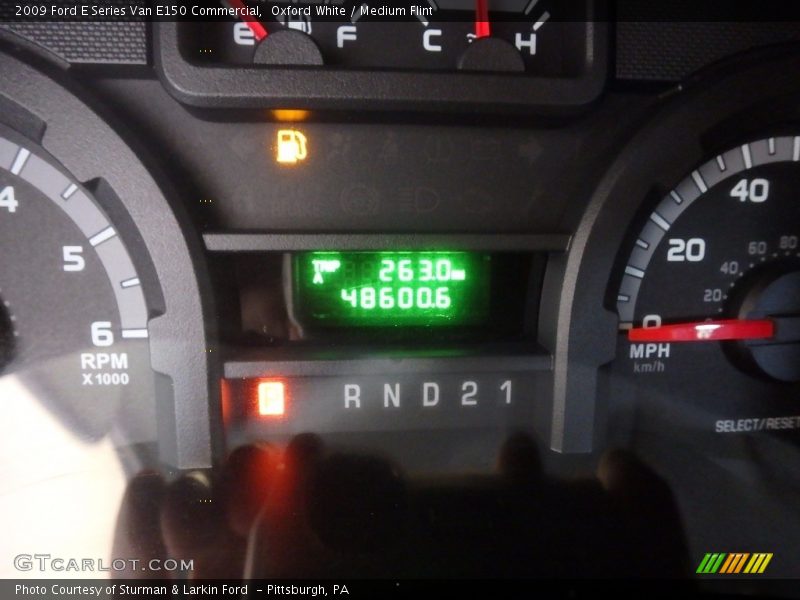 Oxford White / Medium Flint 2009 Ford E Series Van E150 Commercial