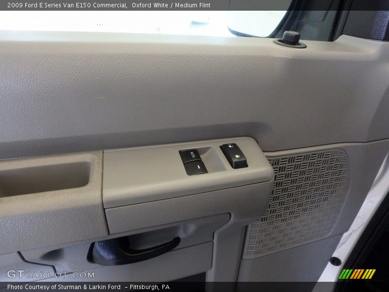 Oxford White / Medium Flint 2009 Ford E Series Van E150 Commercial