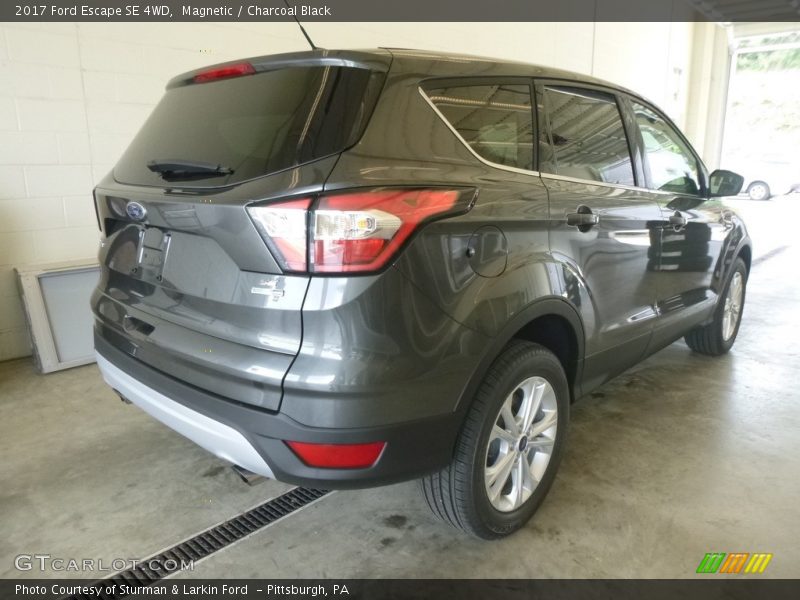 Magnetic / Charcoal Black 2017 Ford Escape SE 4WD