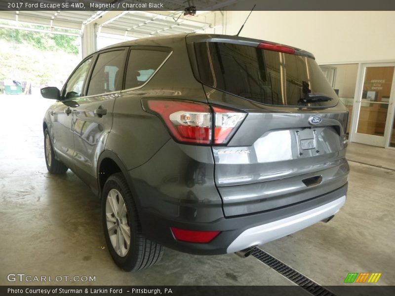 Magnetic / Charcoal Black 2017 Ford Escape SE 4WD