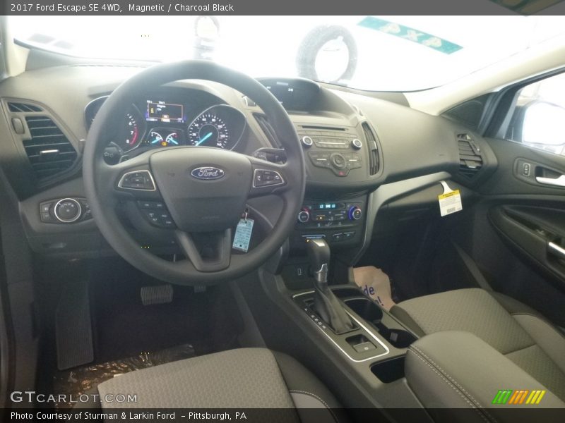Magnetic / Charcoal Black 2017 Ford Escape SE 4WD