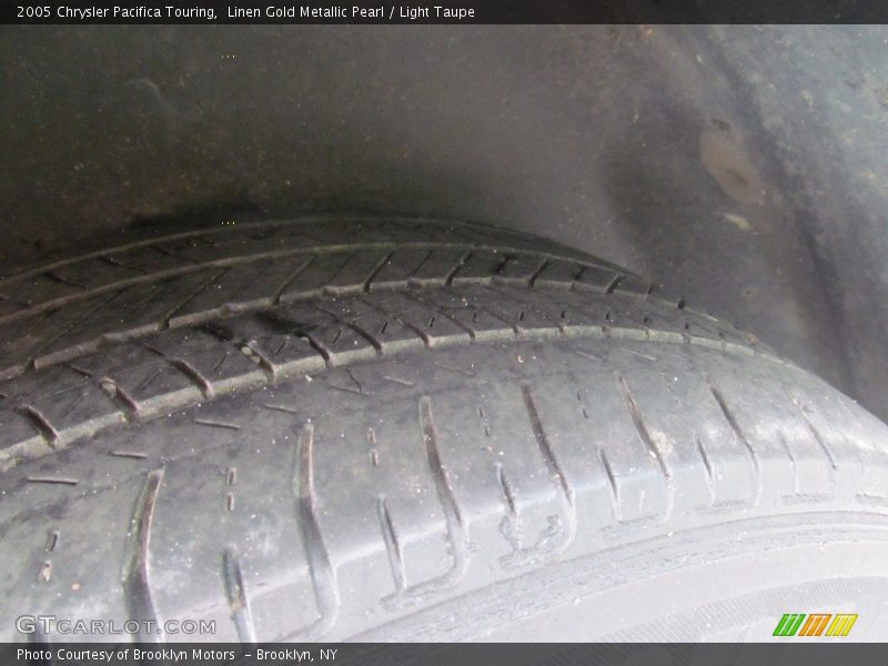 Linen Gold Metallic Pearl / Light Taupe 2005 Chrysler Pacifica Touring