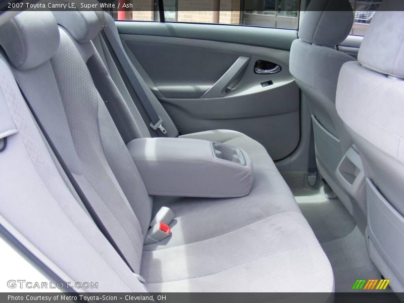 Super White / Ash 2007 Toyota Camry LE