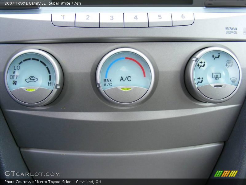 Super White / Ash 2007 Toyota Camry LE