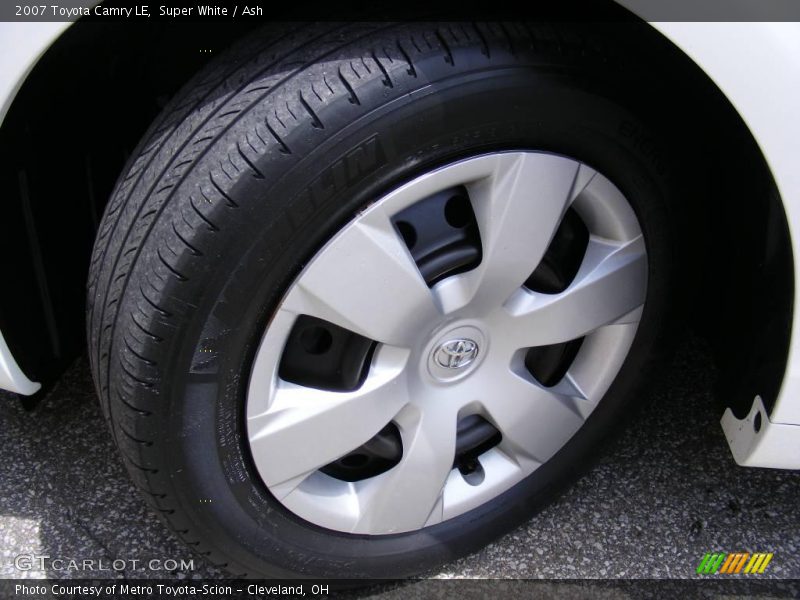 Super White / Ash 2007 Toyota Camry LE