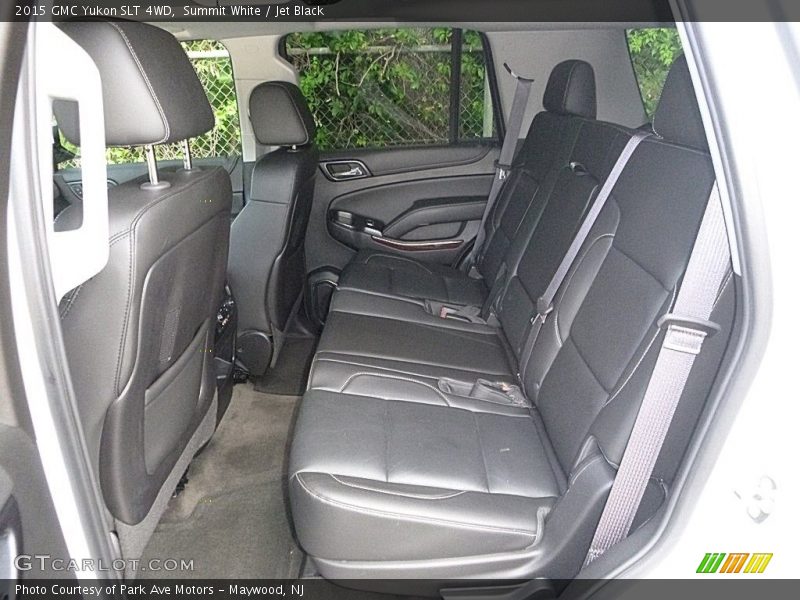 Summit White / Jet Black 2015 GMC Yukon SLT 4WD
