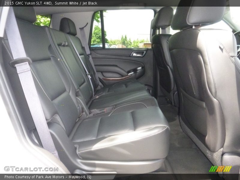 Summit White / Jet Black 2015 GMC Yukon SLT 4WD