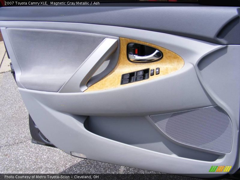 Magnetic Gray Metallic / Ash 2007 Toyota Camry XLE