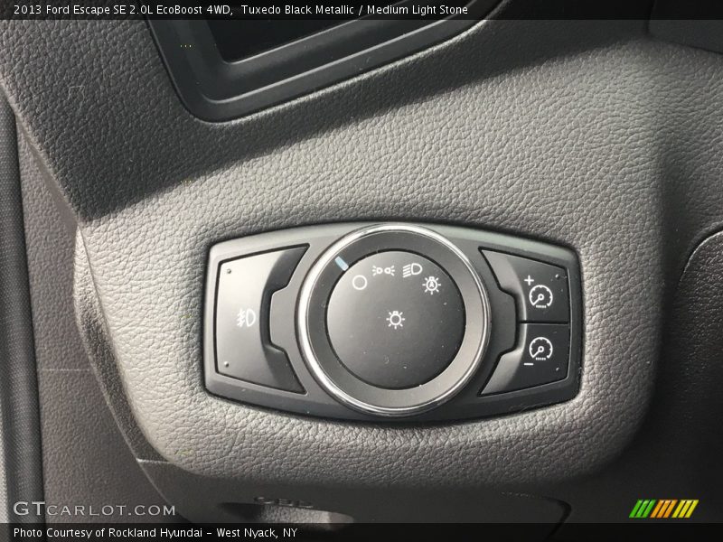 Tuxedo Black Metallic / Medium Light Stone 2013 Ford Escape SE 2.0L EcoBoost 4WD