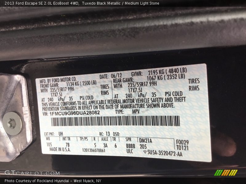 Tuxedo Black Metallic / Medium Light Stone 2013 Ford Escape SE 2.0L EcoBoost 4WD
