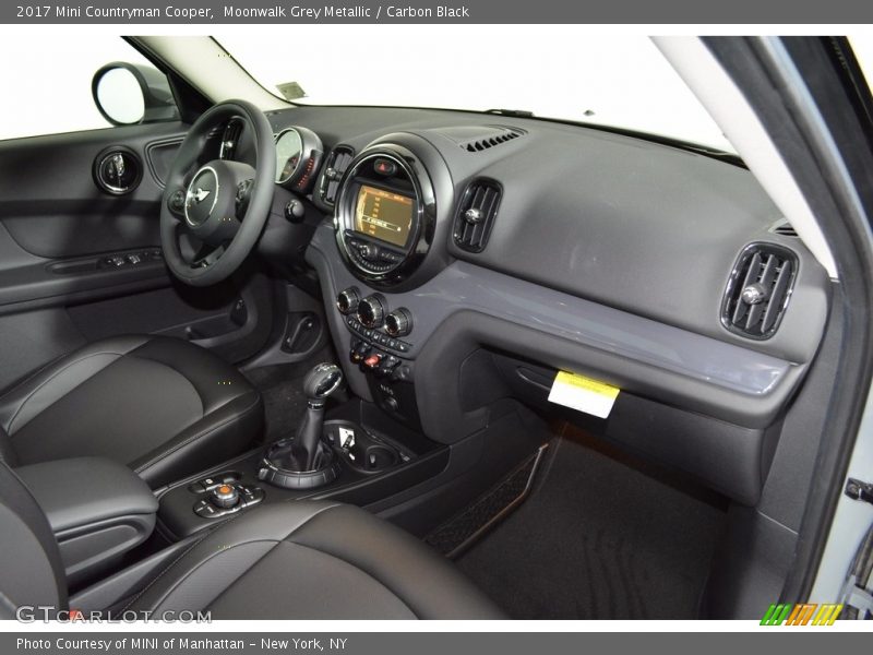 Moonwalk Grey Metallic / Carbon Black 2017 Mini Countryman Cooper