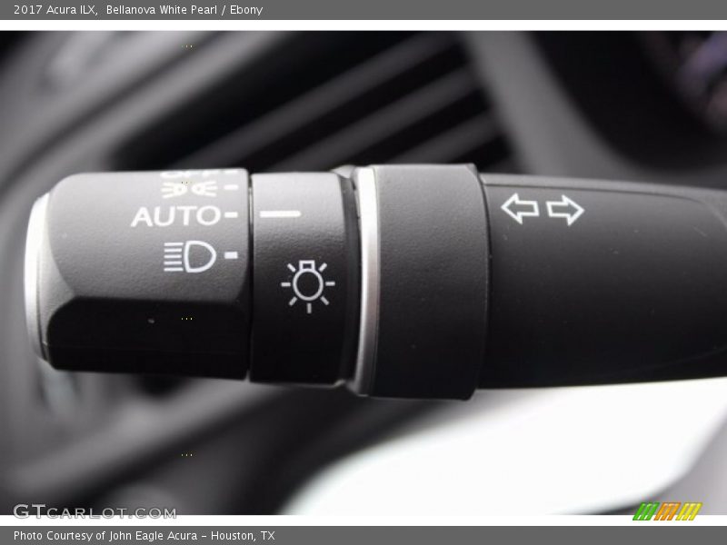 Bellanova White Pearl / Ebony 2017 Acura ILX