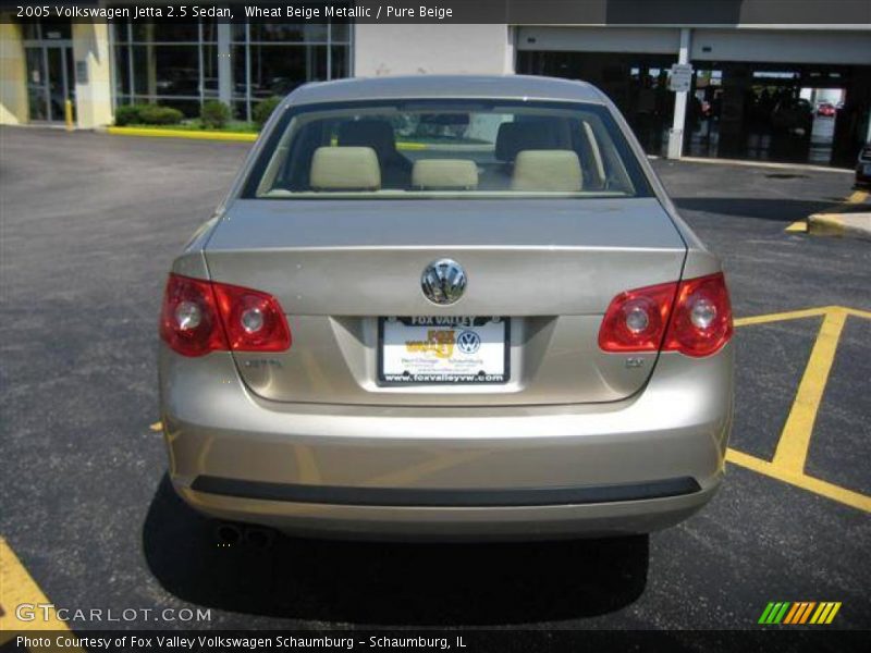 Wheat Beige Metallic / Pure Beige 2005 Volkswagen Jetta 2.5 Sedan