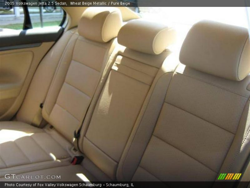 Wheat Beige Metallic / Pure Beige 2005 Volkswagen Jetta 2.5 Sedan