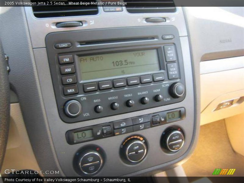 Wheat Beige Metallic / Pure Beige 2005 Volkswagen Jetta 2.5 Sedan