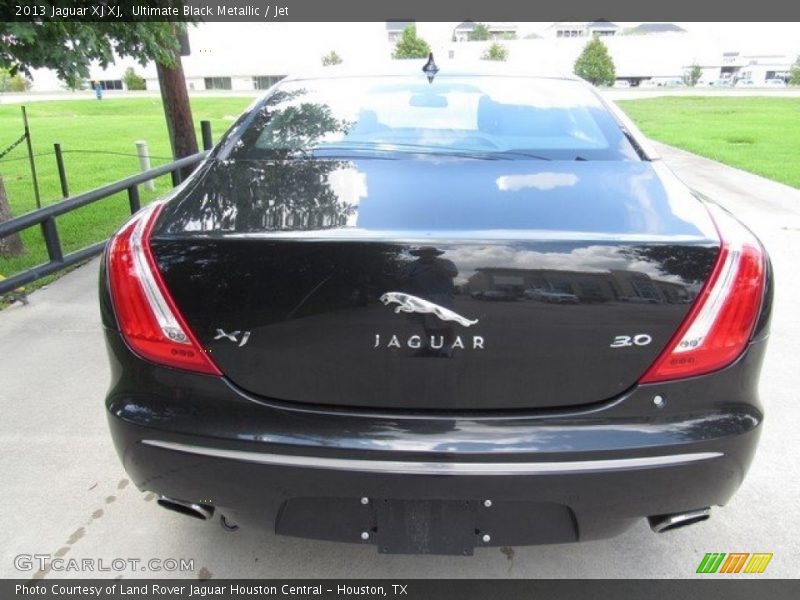 Ultimate Black Metallic / Jet 2013 Jaguar XJ XJ