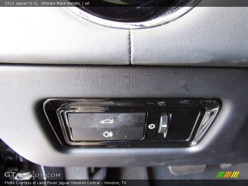 Ultimate Black Metallic / Jet 2013 Jaguar XJ XJ