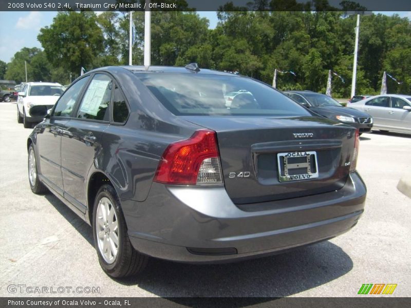 Titanium Grey Metallic / Off-Black 2008 Volvo S40 2.4i