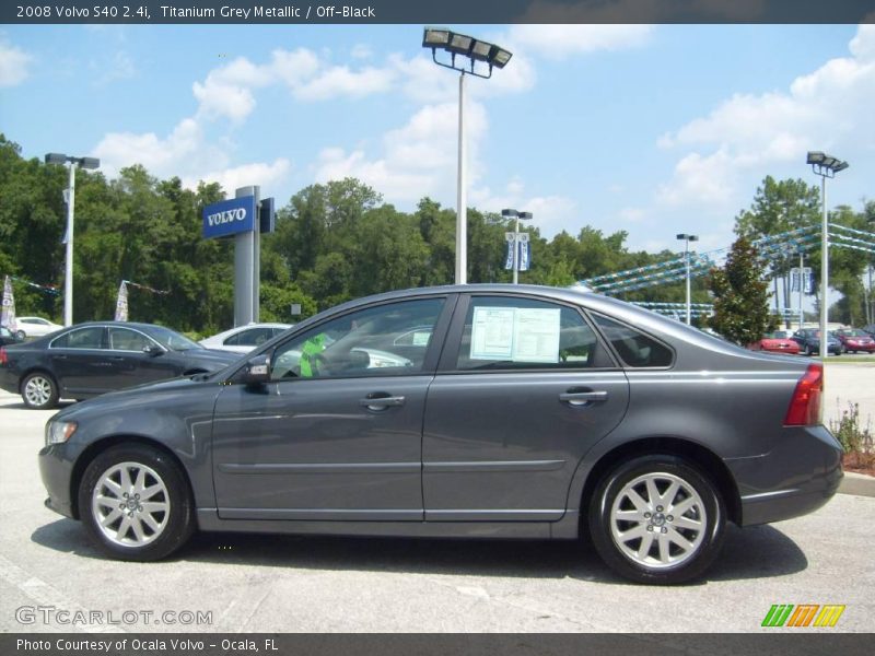 Titanium Grey Metallic / Off-Black 2008 Volvo S40 2.4i