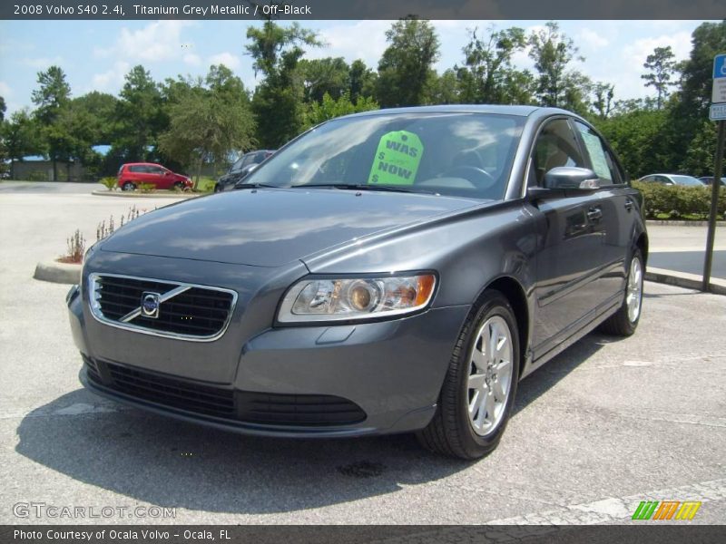 Titanium Grey Metallic / Off-Black 2008 Volvo S40 2.4i