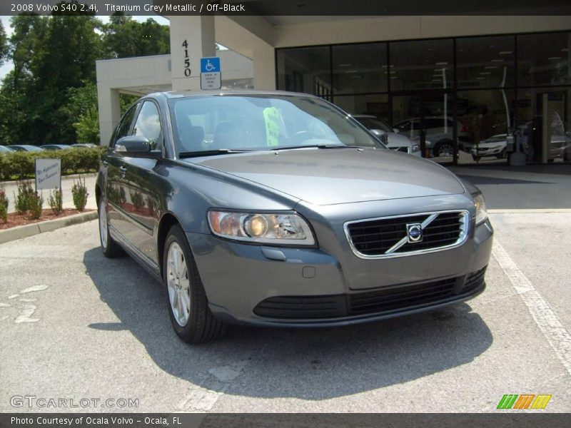 Titanium Grey Metallic / Off-Black 2008 Volvo S40 2.4i