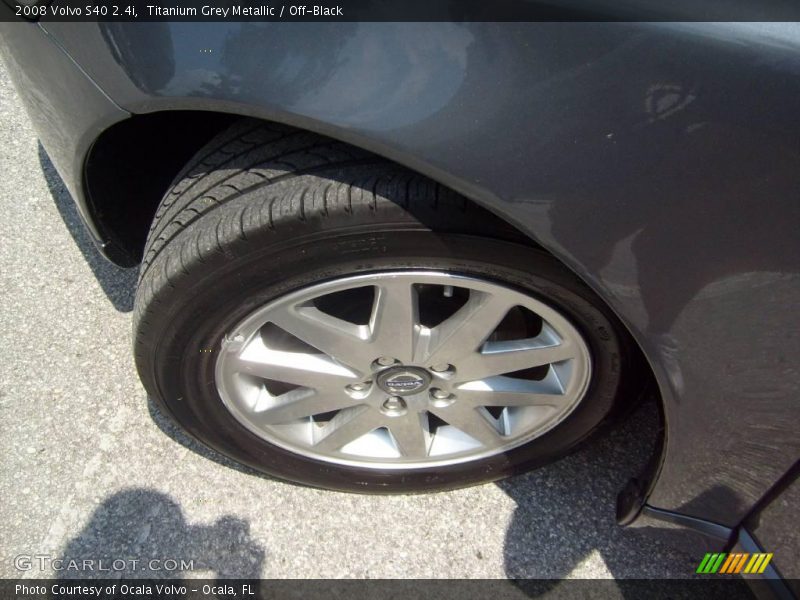 Titanium Grey Metallic / Off-Black 2008 Volvo S40 2.4i