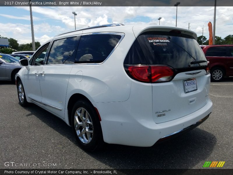 Bright White / Black/Alloy 2017 Chrysler Pacifica Limited