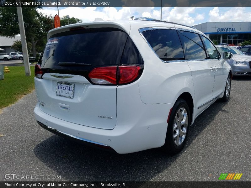 Bright White / Black/Alloy 2017 Chrysler Pacifica Limited