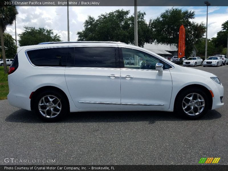 Bright White / Black/Alloy 2017 Chrysler Pacifica Limited