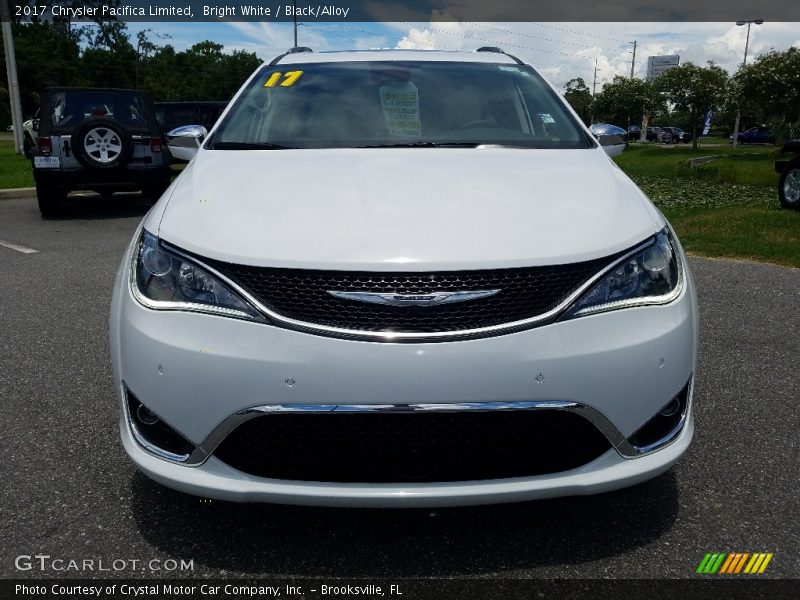 Bright White / Black/Alloy 2017 Chrysler Pacifica Limited