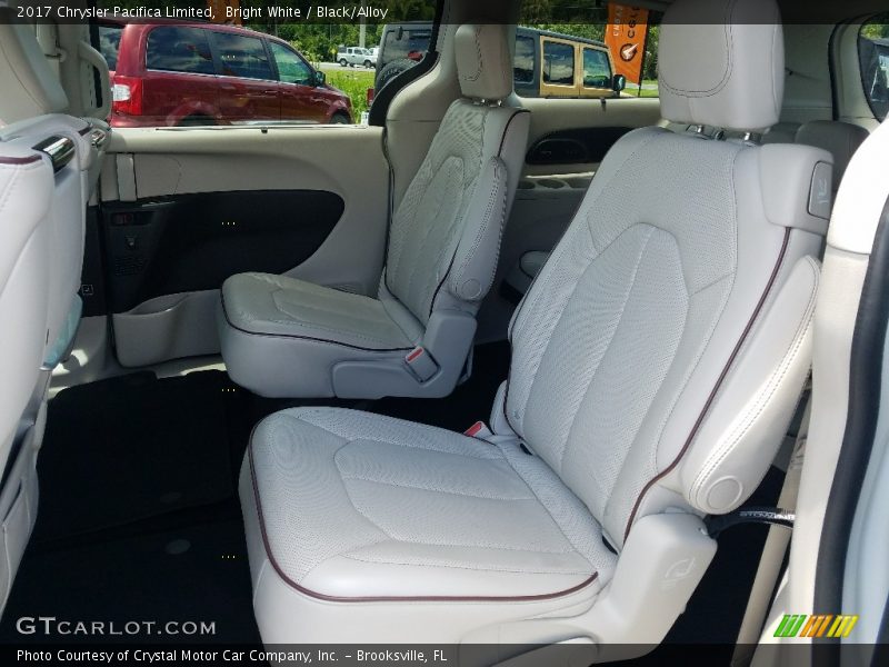 Bright White / Black/Alloy 2017 Chrysler Pacifica Limited