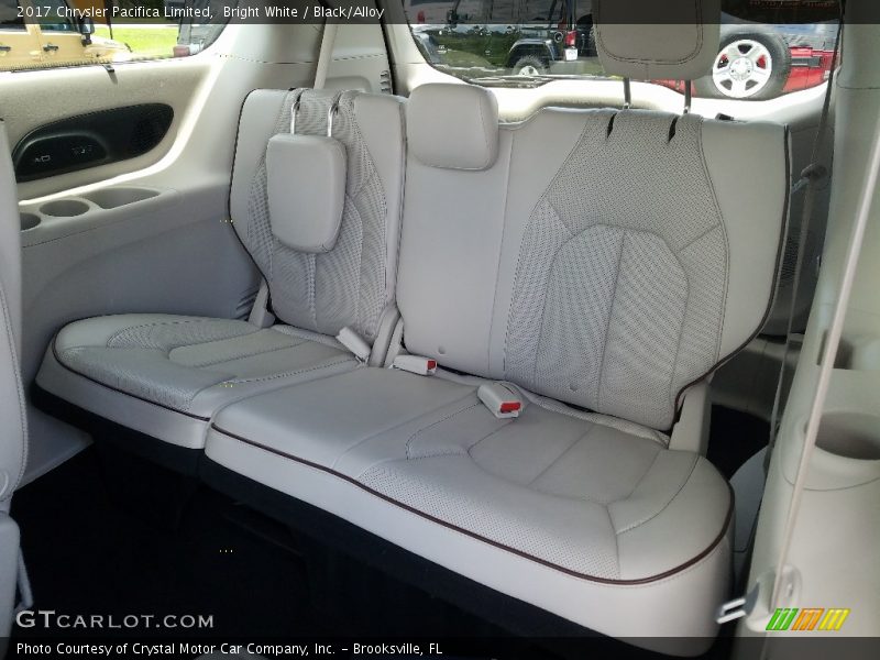 Bright White / Black/Alloy 2017 Chrysler Pacifica Limited