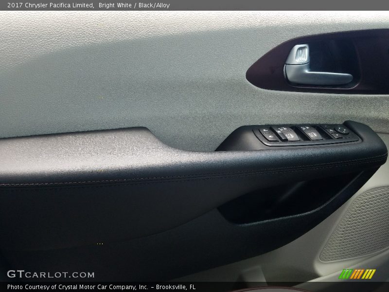 Bright White / Black/Alloy 2017 Chrysler Pacifica Limited