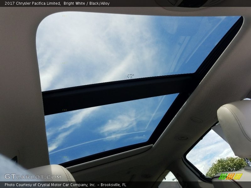 Bright White / Black/Alloy 2017 Chrysler Pacifica Limited