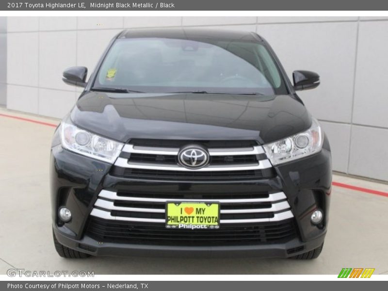 Midnight Black Metallic / Black 2017 Toyota Highlander LE