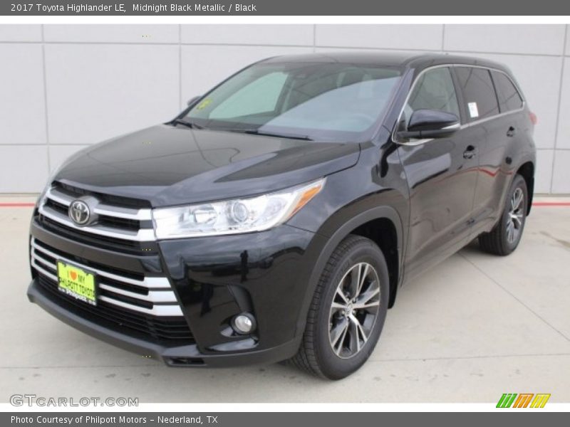 Midnight Black Metallic / Black 2017 Toyota Highlander LE