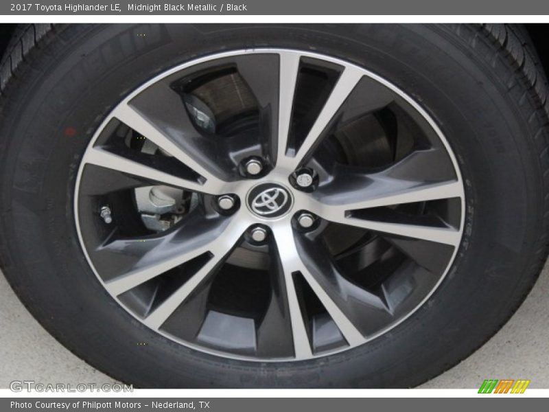 Midnight Black Metallic / Black 2017 Toyota Highlander LE