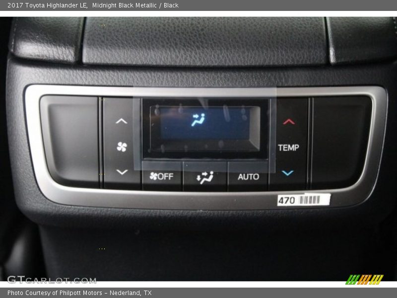 Midnight Black Metallic / Black 2017 Toyota Highlander LE