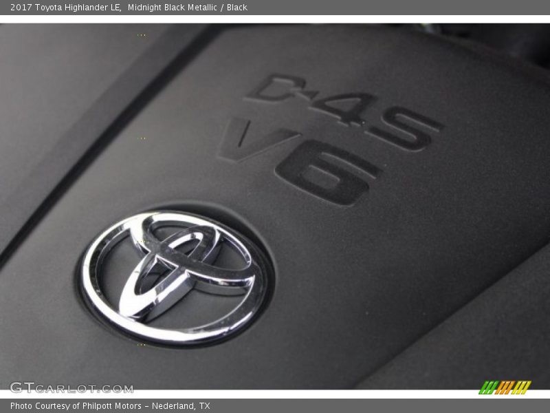 Midnight Black Metallic / Black 2017 Toyota Highlander LE