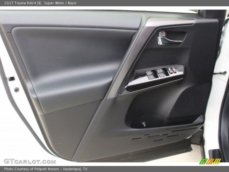 Super White / Black 2017 Toyota RAV4 SE